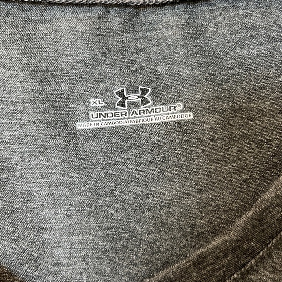 Under Armour gray versus neck shirt. Size XL - Picture 3 of 4